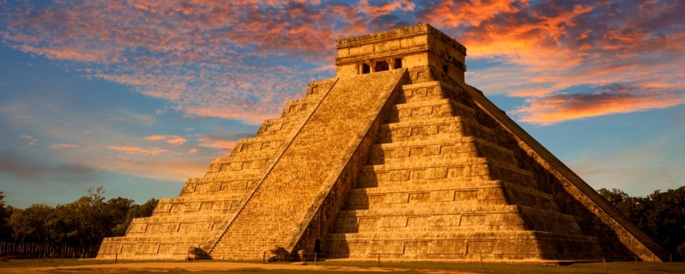 La puesta de sol en la pirámide de Chichén Itzá