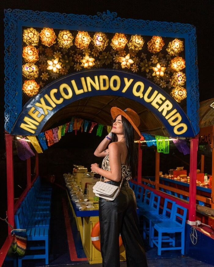 Come to experience an authentic Mexican fiesta in Xoximilco Cancun!