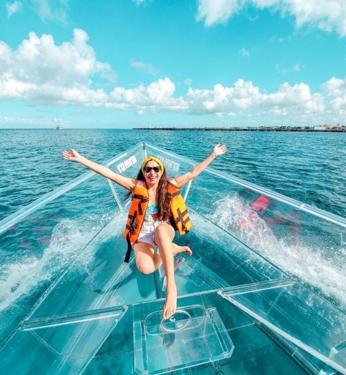 Isla Mujeres: Clear Boat Island Adventure