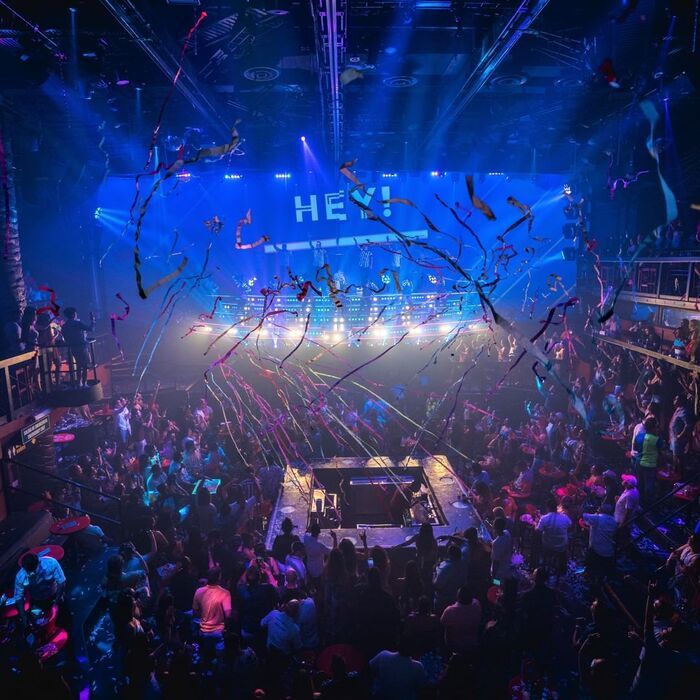 Looking for information and tickets to the Coco Bongo Cancun Show & Disco?