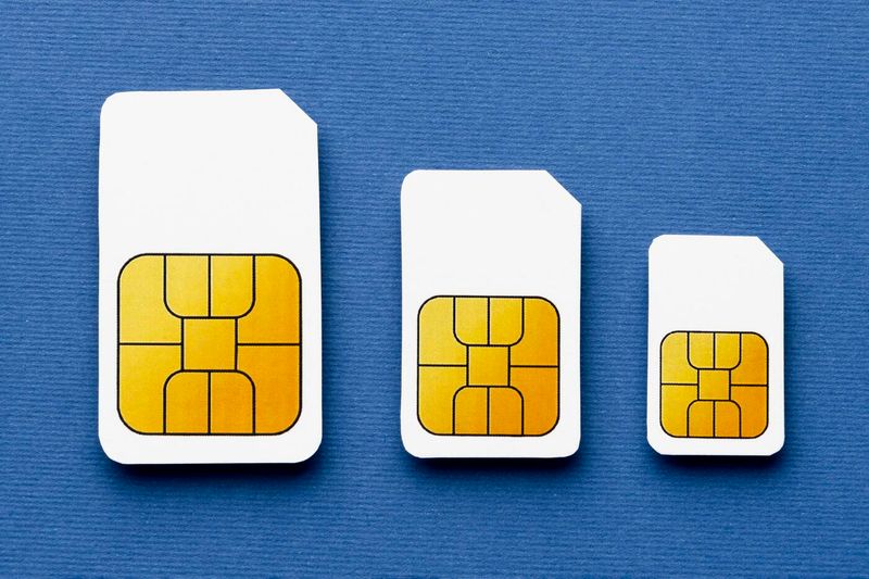 Bali Tourist Esim - Why Choose an eSIM for Bali Over Traditional SIM Cards?