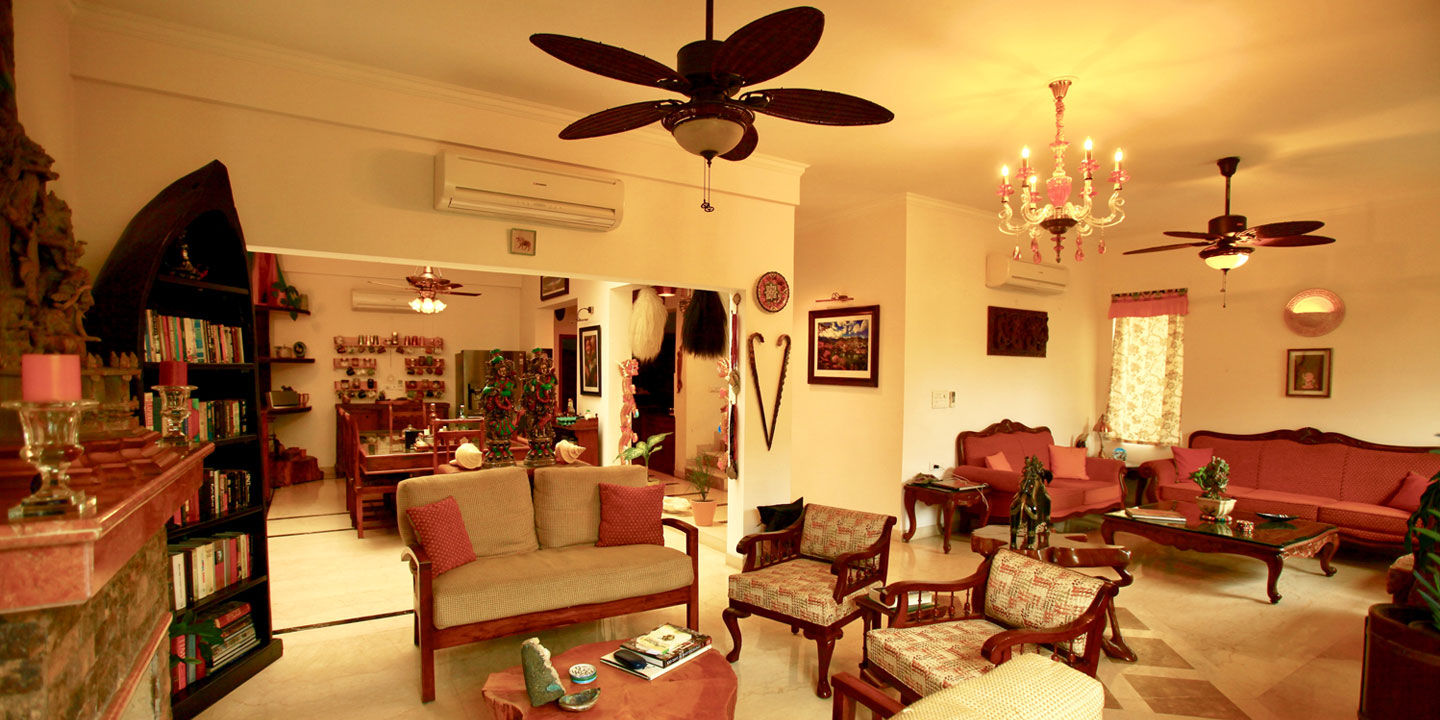 Souvenirs & Collectibles 