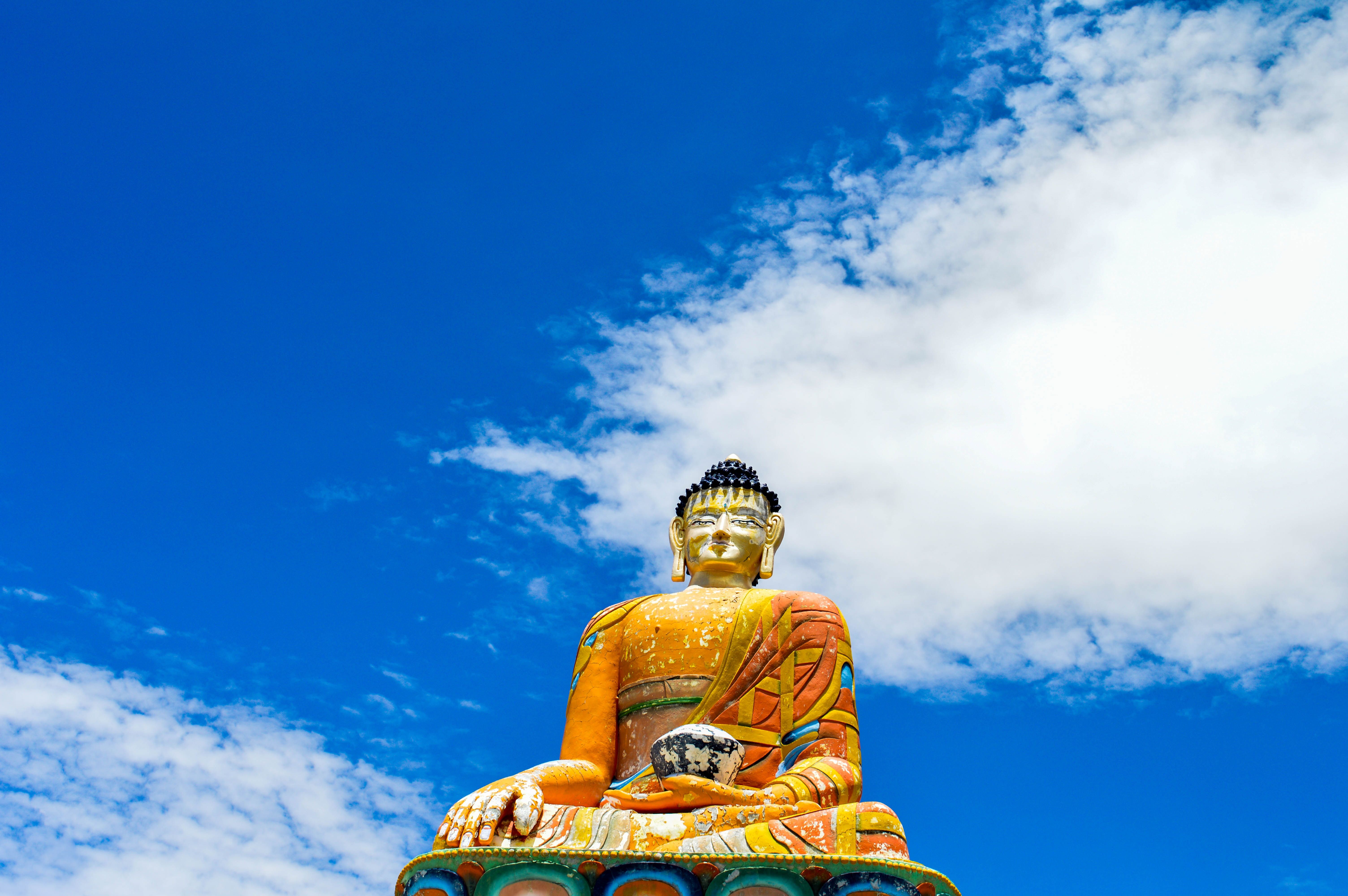 Visit the Buddha Statue