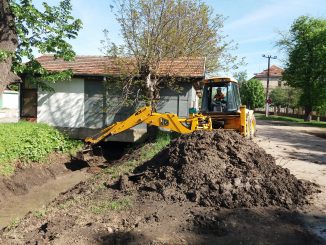 Komunalac ciscenje kanala