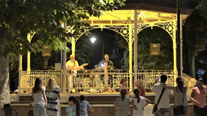 Leto u parku Bela Crkva Leto u parku Bela Crkva