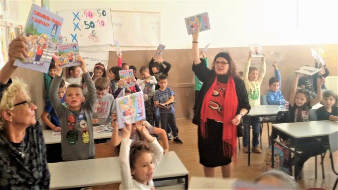 djaci prvaci naucili pazljivkova pravila u saobracaju djaci prvaci naucili pazljivkova pravila u saobracaju