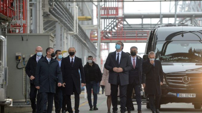 ALEKSANDAR VUCIC U RAFINERIJI PANCEVO