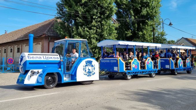 Djaci prvaci u voznji turistickim vozicem Djaci prvaci u voznji turistickim vozicem