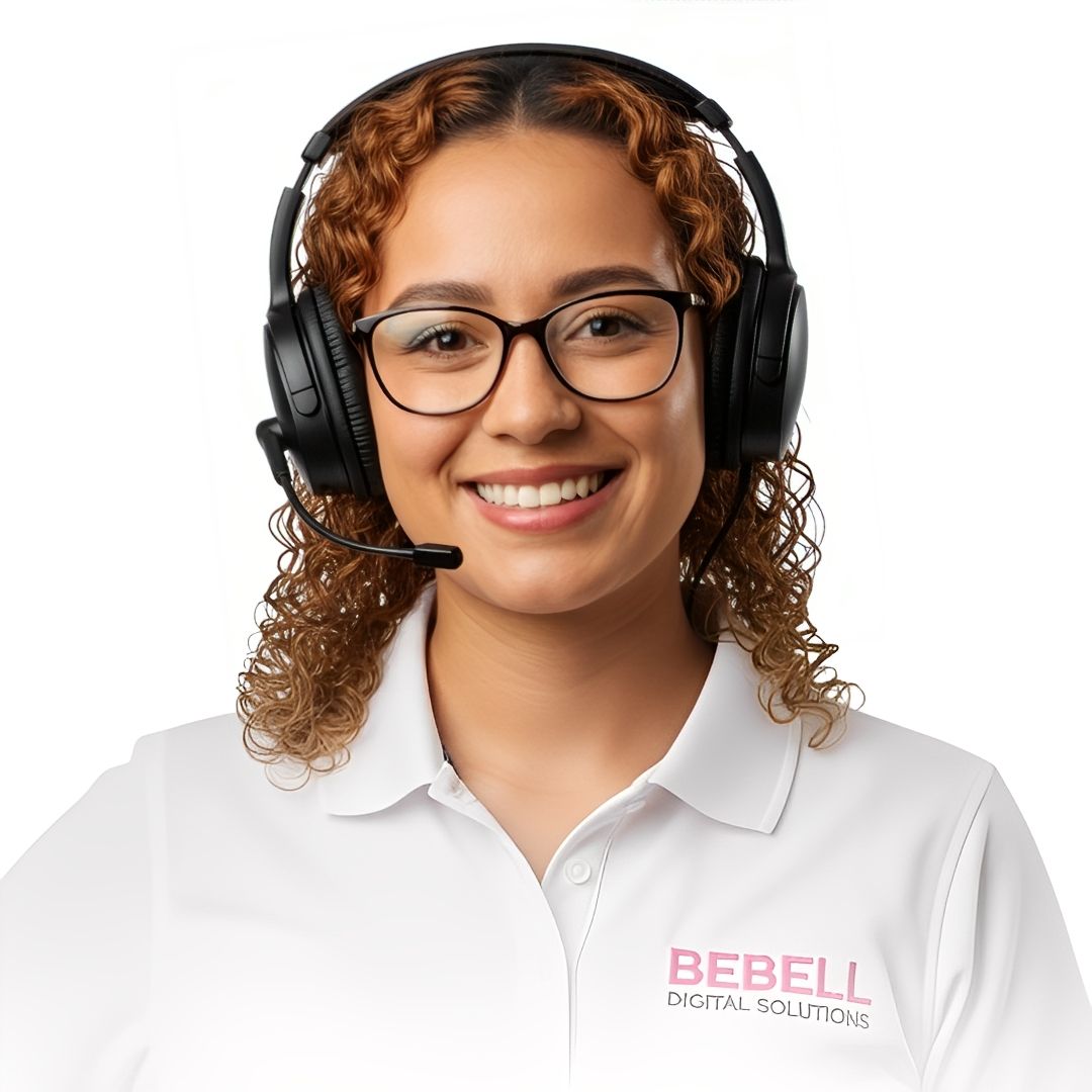 Elenia L., Recepcionist