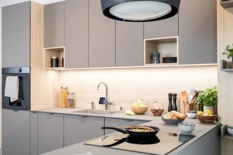 Rauvisio Noir es una superficie diferente a todo lo conocido, ideal para crear los muebles más funcionales y sofisticados