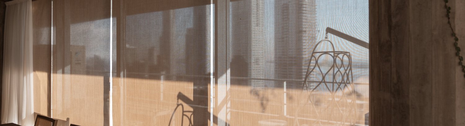 Un departamento donde la vista al río es protagonista