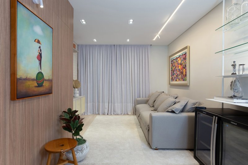 Tranquilidade renovada: Apartamento de 124m² à beira-mar em Praia Brava