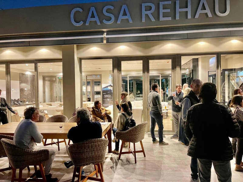 Explorando la Innovación en Arquitectura y Diseño en el Evento de Casa Rehau