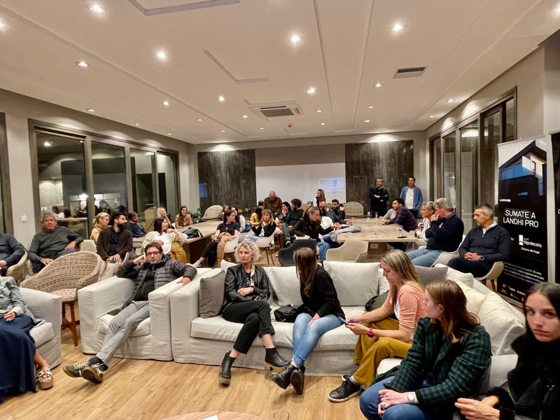 Explorando la Innovación en Arquitectura y Diseño en el Evento de Casa Rehau