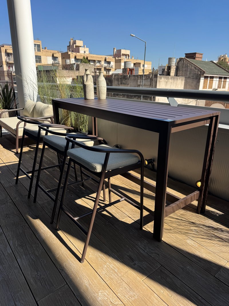 AW26: MIKE llega a CASA FOA Córdoba con los colores que marcan la temporada — Habano & Borgoña
