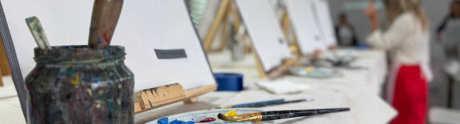 Creatividad en Flor: Mujeres Arquitectas y Diseñadoras Brillaron en la Experiencia de arte en Hunter Douglas