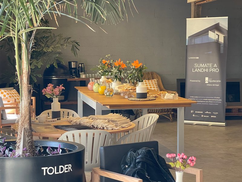 Tolder revoluciona el outdoor con Puglia: un desayuno de diseño y tecnología