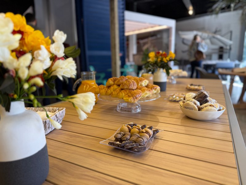 Tolder revoluciona el mercado con los pisos Gres porcelánicos, en un exclusivo desayuno para arquitectos