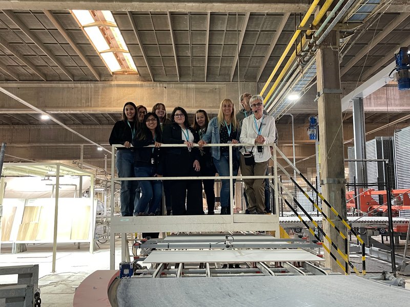 Una mañana entre porcellanatos: arquitectos y diseñadores descubren el corazón de ILVA