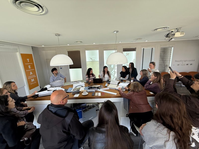 Encuentro en Hunter Douglas: diseño, innovación y control solar