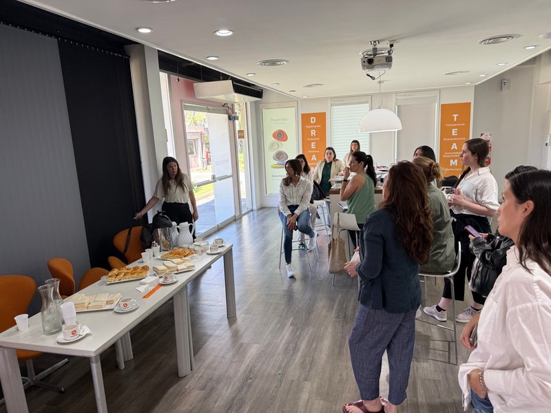 Diseñando con luz: encuentro en Hunter Douglas junto a profesionales