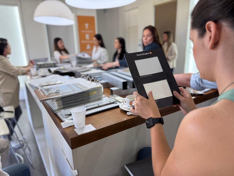 Diseñando con luz: encuentro en Hunter Douglas junto a profesionales