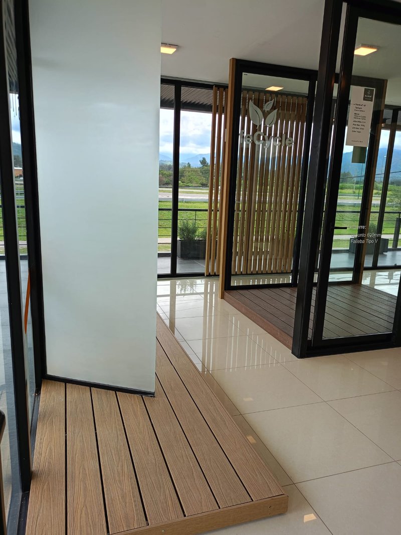 LifeCycle y Modélica presentan su nuevo showroom de productos WPC en Salta