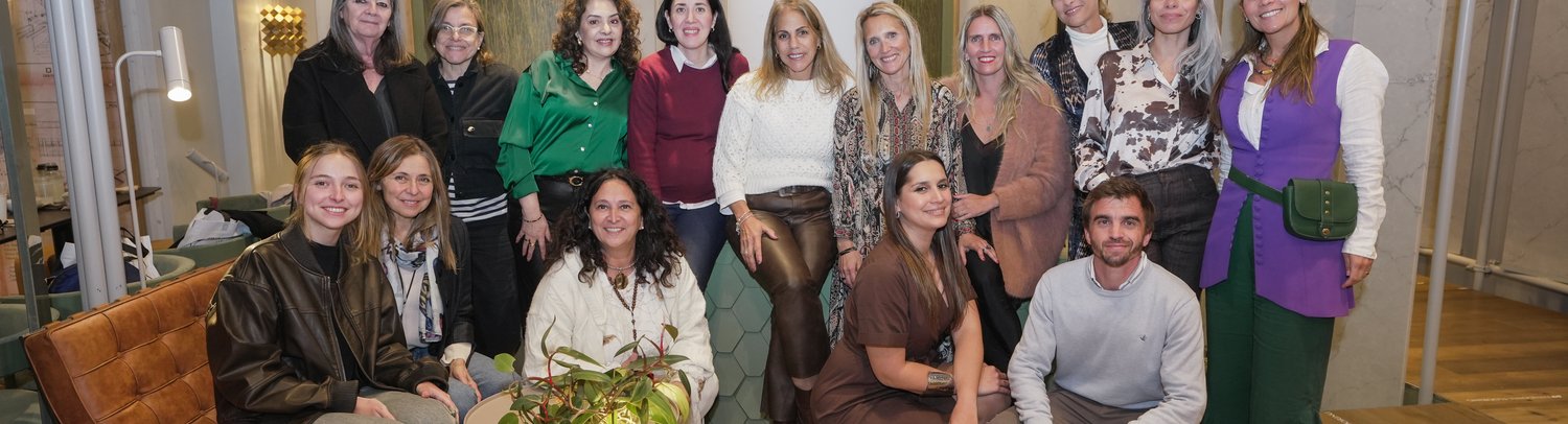Diseño de Vanguardia y Conexiones Exclusivas: La experiencia Muchtek de Casa FOA