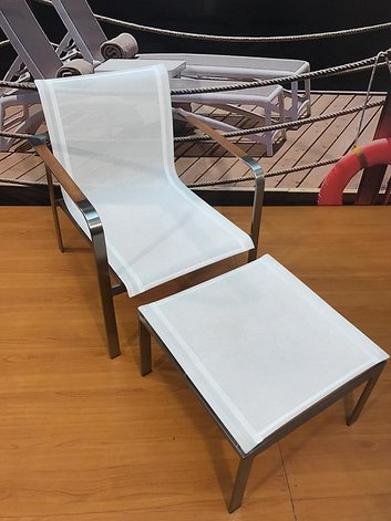 Sillón Myrna + Posa Pies