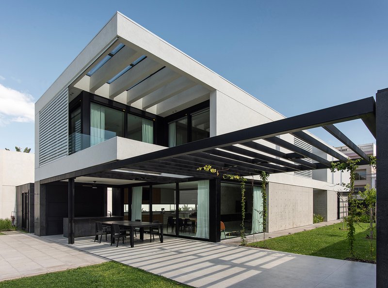 Diseño sin límites: las múltiples caras del aluminio en la vivienda