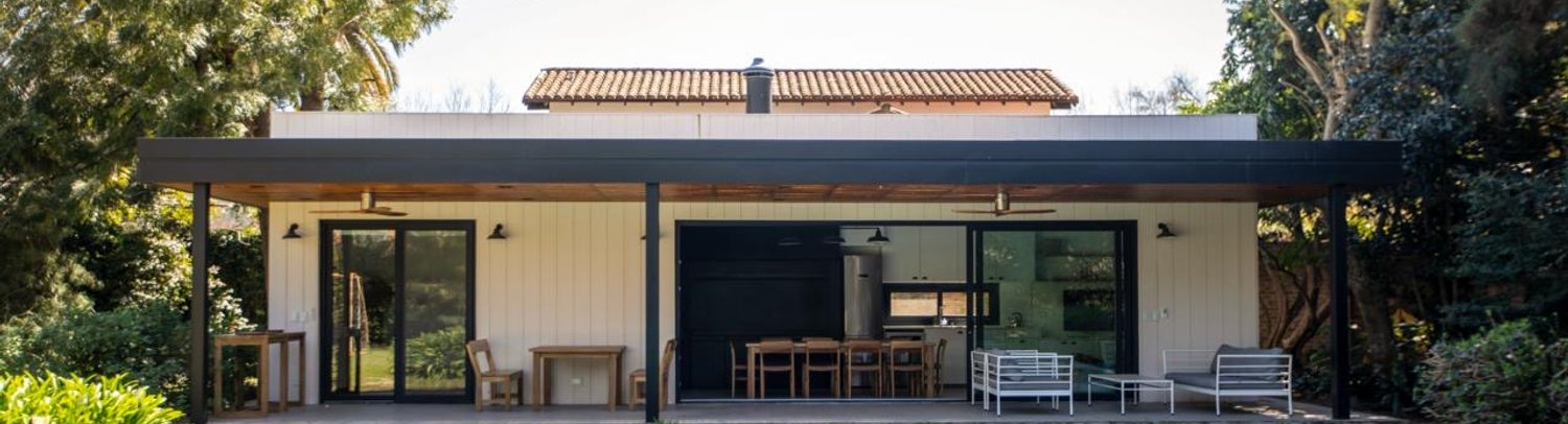 Fachadas con Identidad: El Arte de Proyectar la Piel de la Arquitectura