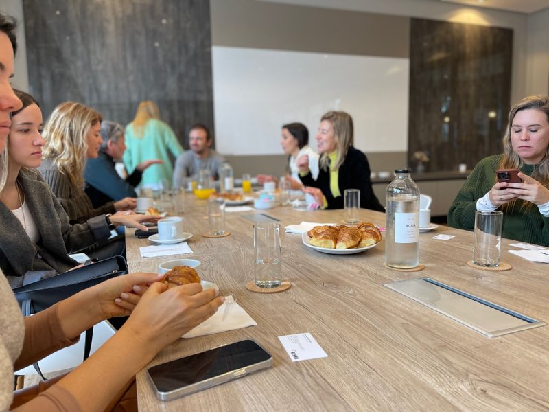 Un Desayuno de Trabajo Inolvidable para Arquitectos en Casa Rehau