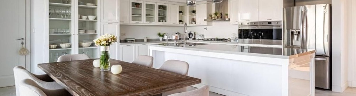 Mesadas de cocina: granito, cuarzo, mármol o madera, cuál conviene y por qué