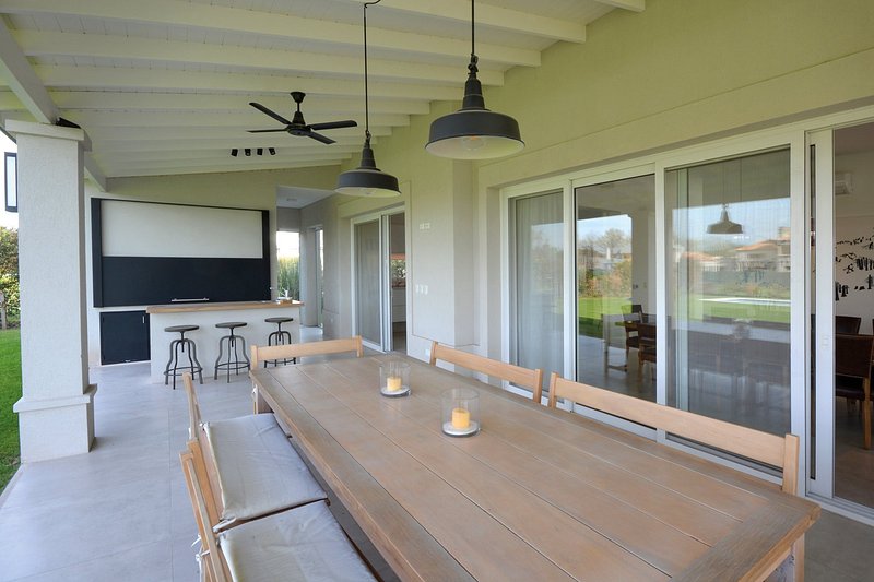Casas con galería: el espacio más argentino, en 12 obras