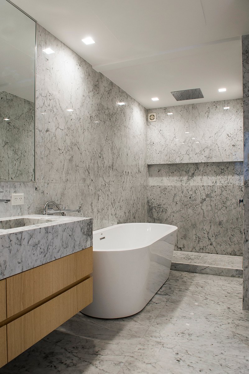Baños modernos: qué los define, qué materiales usan y cómo lograr uno sin reformar todo
