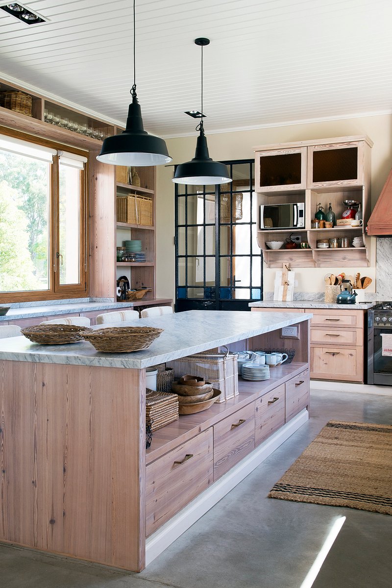 Mesadas de cocina: granito, cuarzo, mármol o madera, cuál conviene y por qué
