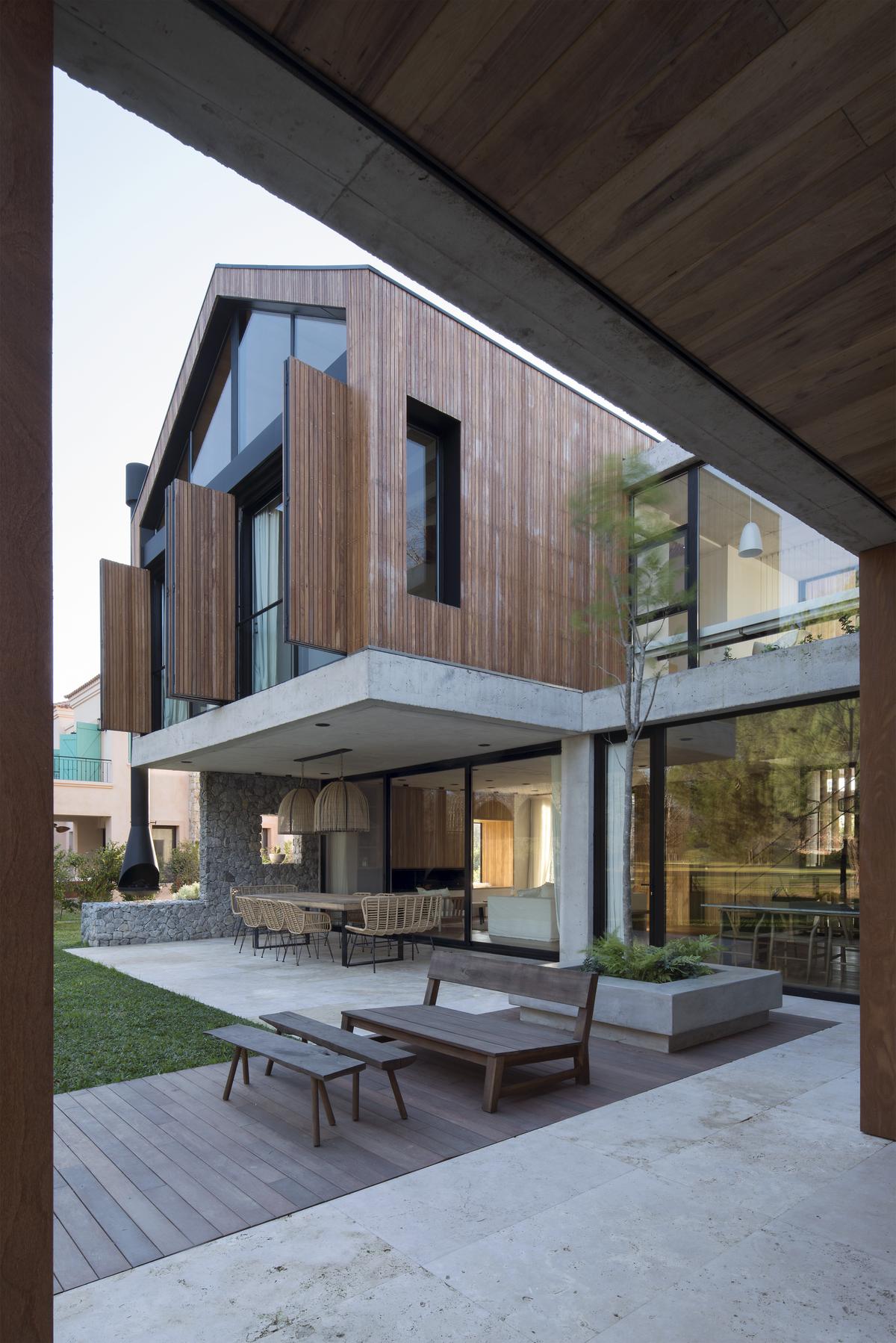 Galería con color predominante Marrón del Proyecto Casa Carol por Estudio Lak