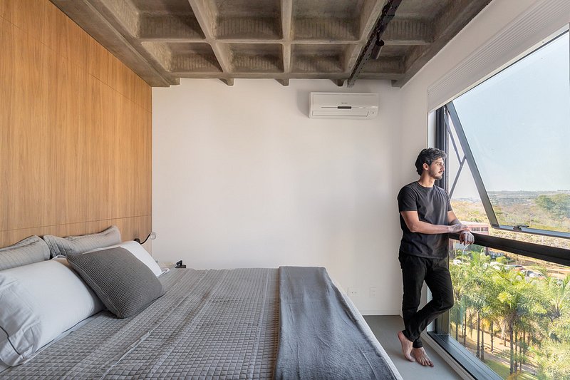 Apartamento de 163m² tem área social ampliada após reforma completa