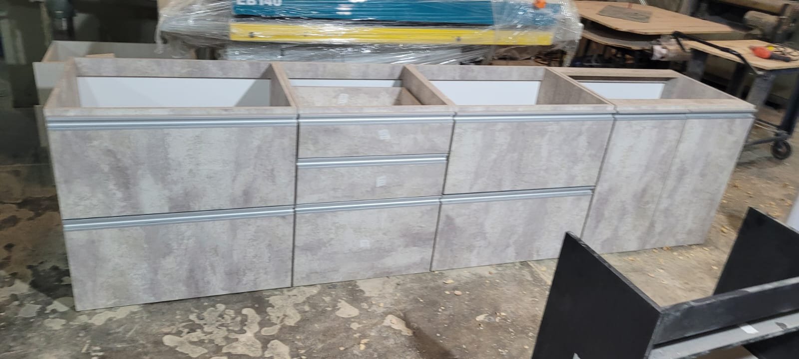 mueble de baño gris con lavabos integrados — proyecto Proyecto YF, por D'Agostina , en B1648 Tigre