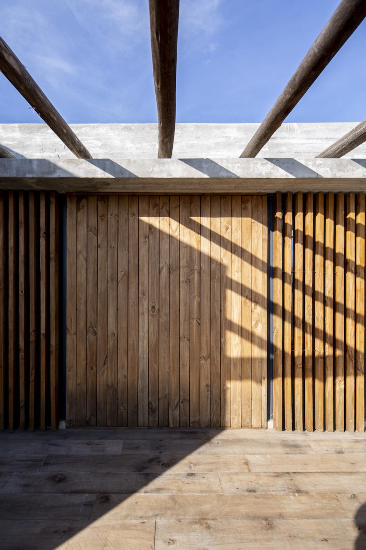 Hall de entrada con color predominante Beige del Proyecto Casa ES por Facundo Arana Arquitecto