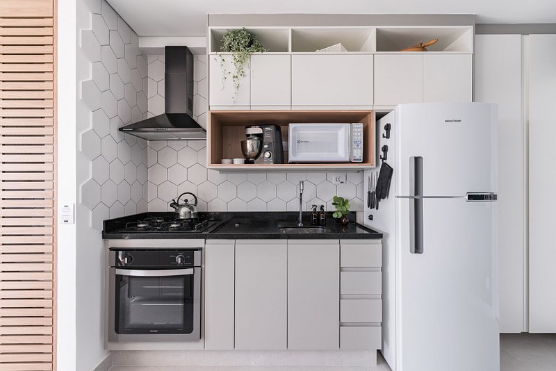Dicas de como fazer uma cozinha pequena parecer ampla