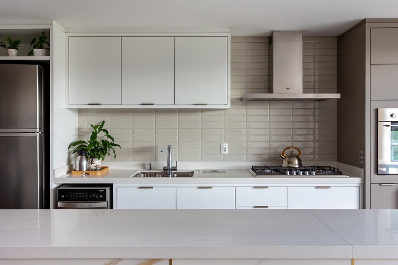 Dicas de como fazer uma cozinha pequena parecer ampla