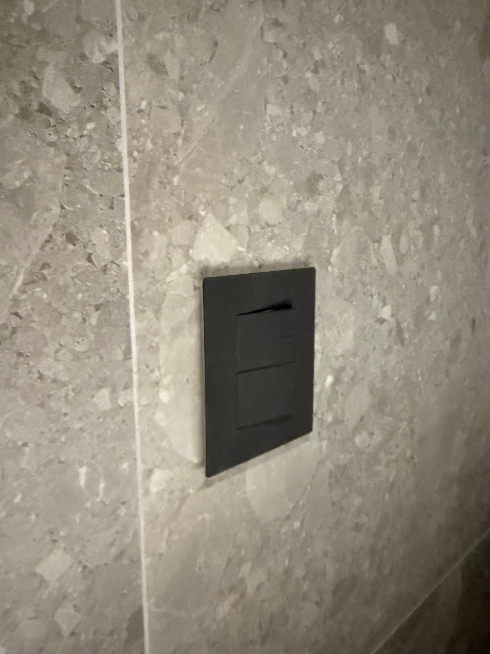 banheiro moderno com detalhes minimalistas — projeto Experiencia Living, por Cambre, em B1648 Tigre