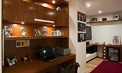 Adega com cor predominante Preto do Projeto Apartamento Walk por Luita Trench Arq & Interiores