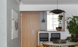 Cozinha Sem Ilha Estilo Moderno com cor predominante Bege do Projeto Projeto Barão da Torre por Kelly Figueiredo Arquitetura