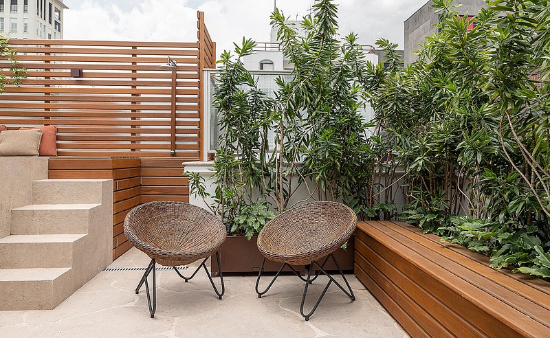 Tranquilidade em meio ao caos: apartamento na Vila Olímpia tem decoração leve e aconchegante