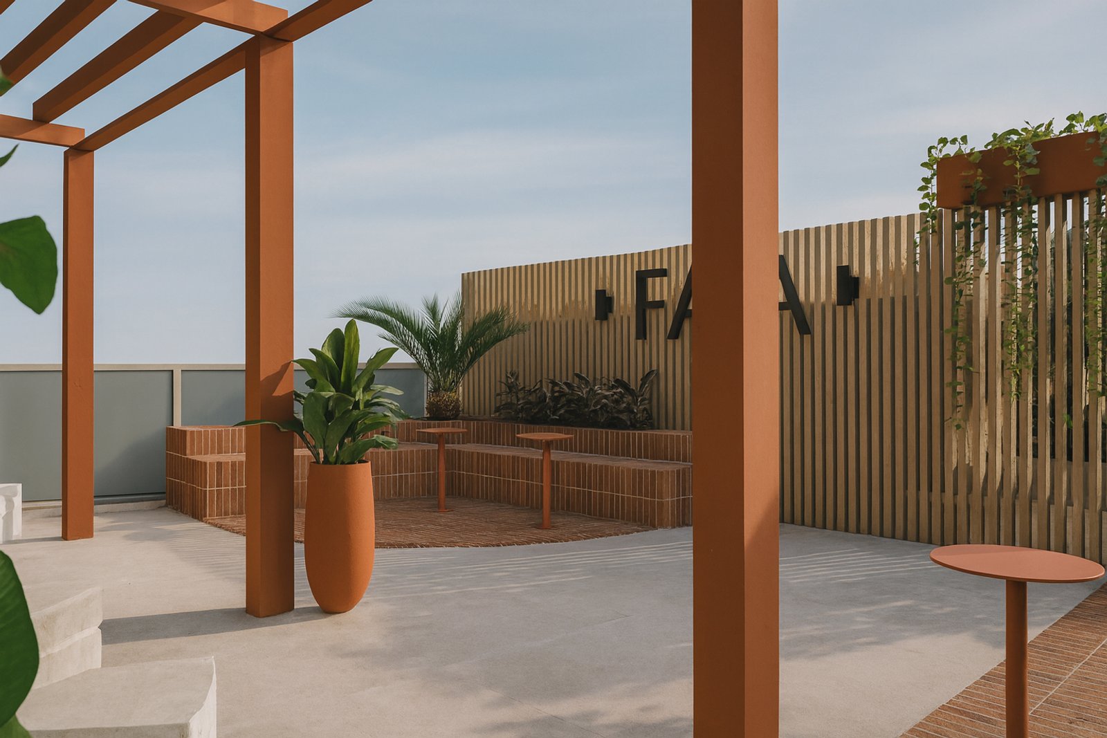 terraço moderno com tijolo aparente e pergolado — projeto Proyecto FABA Federación Bioquímica de la Provincia de Buenos Aires, por ivanadesign.estudio, em La Plata