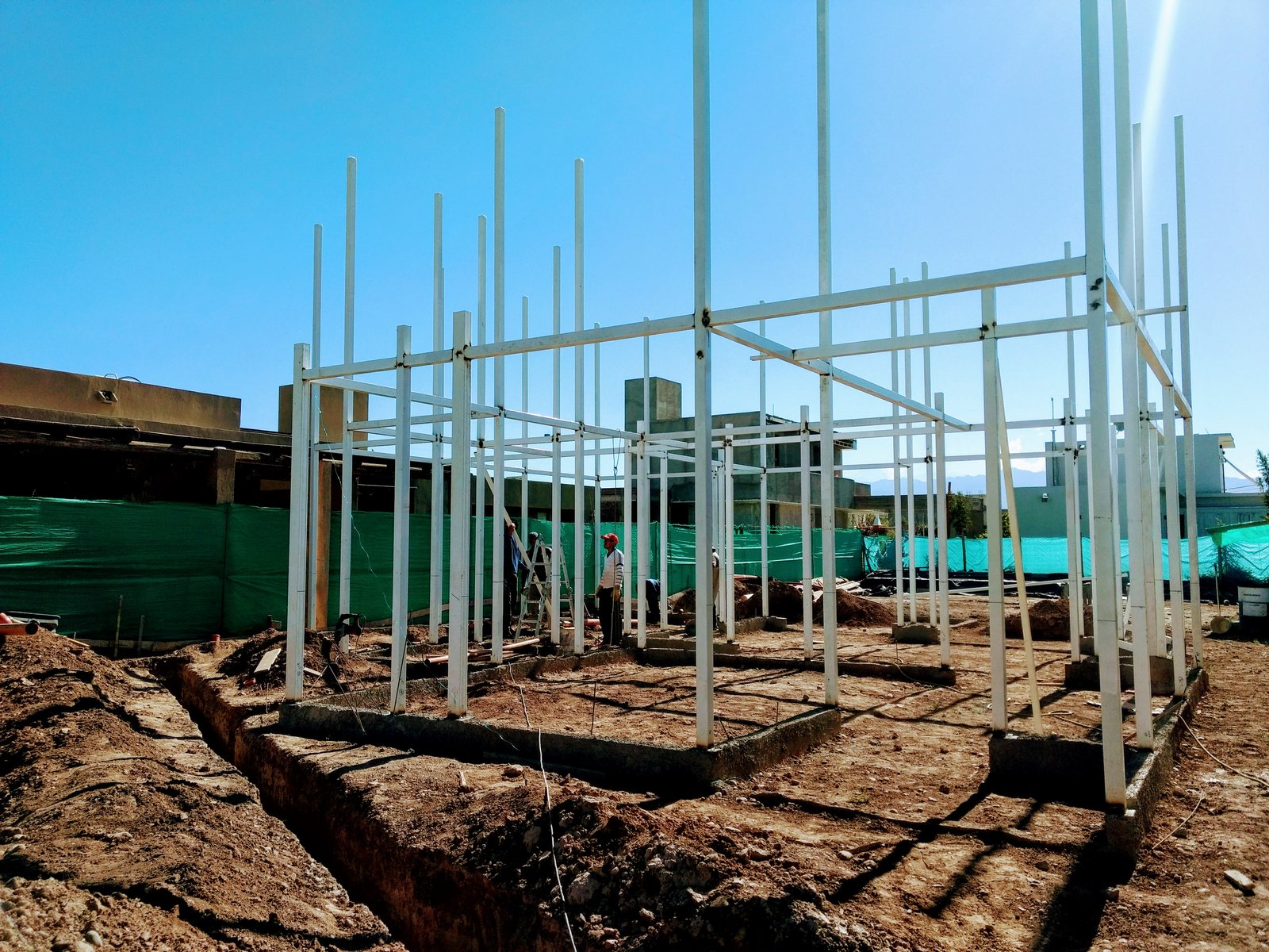 estructura metalica en construccion sitio — proyecto Proyecto G, por TERROC, en Maipú