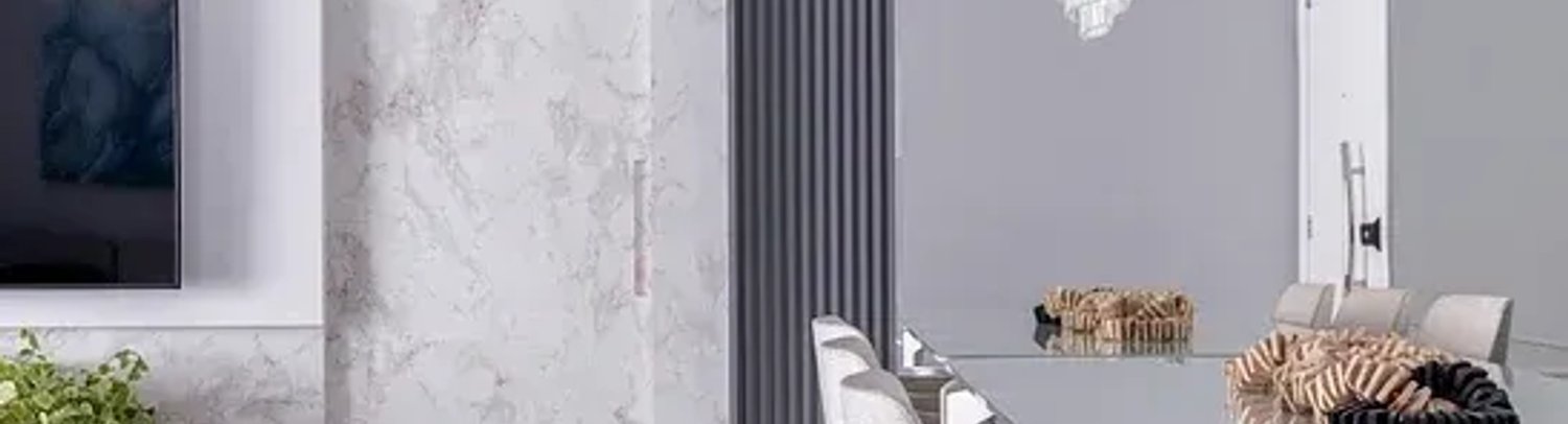 Apartamento tem decoração estilo clássico e tons neutros