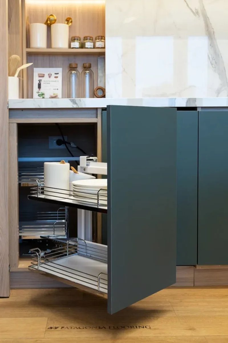 Rauvisio Noir es una superficie diferente a todo lo conocido, ideal para crear los muebles más funcionales y sofisticados